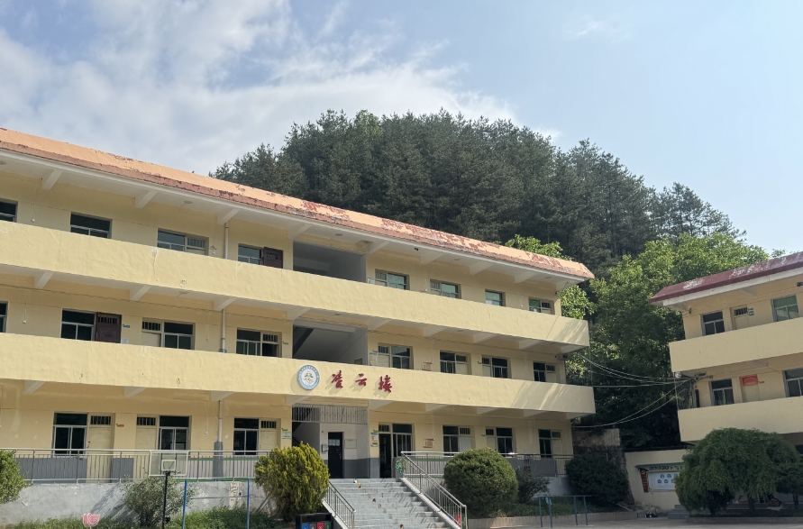 【工會(huì)新聞】“筑夢(mèng)花開(kāi)”(六)公眾智能公益支教紅巖寺鎮(zhèn)萬(wàn)青小學(xué)活動(dòng)